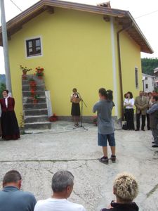 Napovedovalka in snemalec (D795)